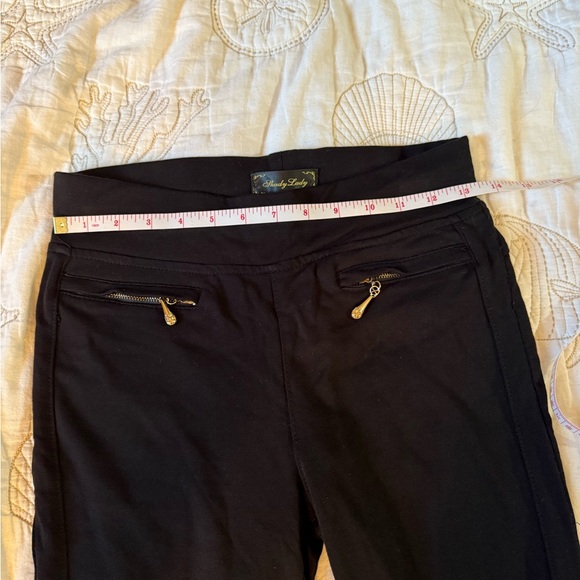 Sleek Black High-Waist Leggings - Picture 9 of 10